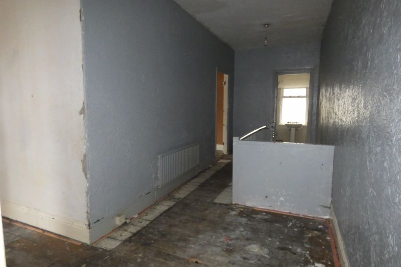 First Floor Landing- click for photo gallery